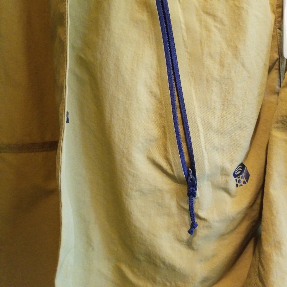 Mountain Hardware Railay Button Front Small Gorpc… - image 8